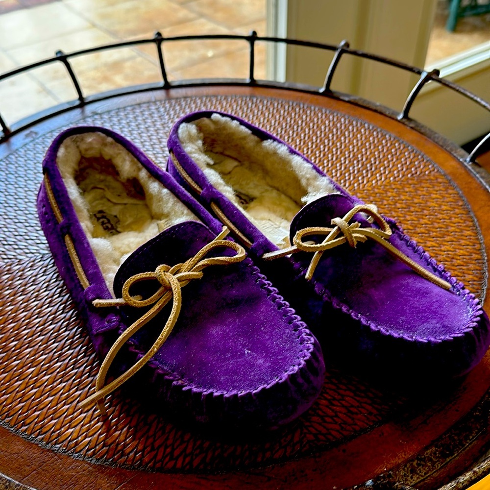 Ugh slippers size 9